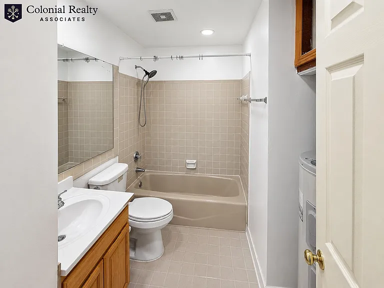 74 Tyler St #C — Photo 8