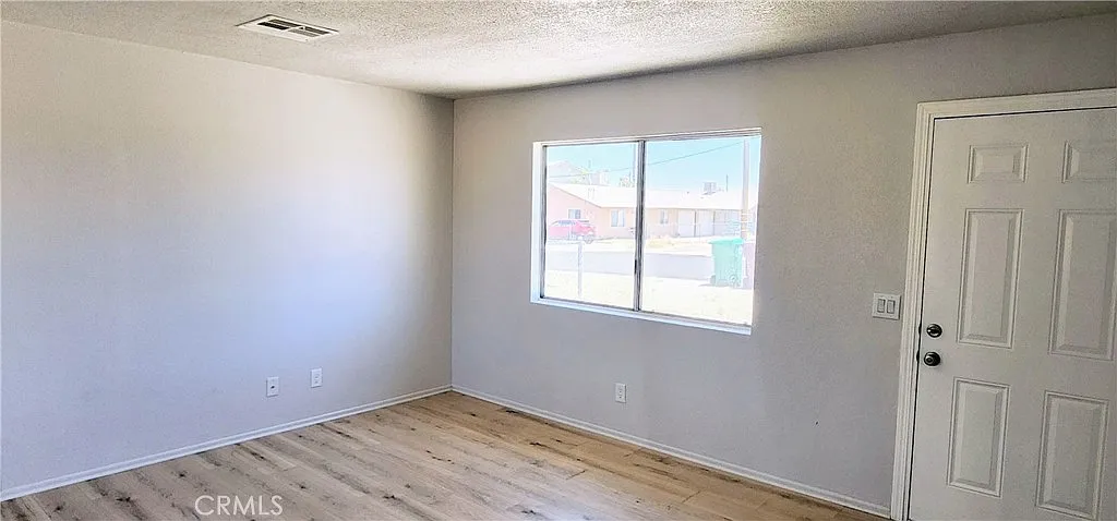 2 bed, 1408 sqft, $1,500 — Photo 2