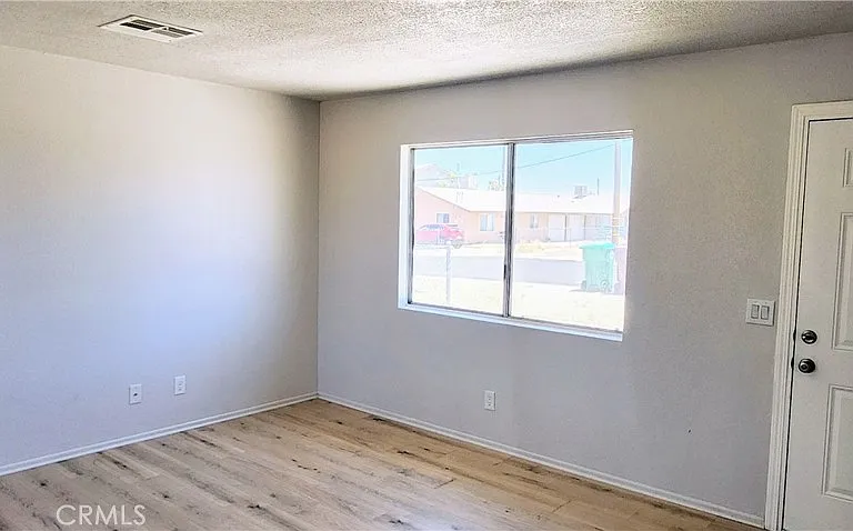 6474 Camarilla Ave — Photo 2