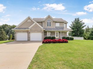 2582 Canterbury Rd, Muscatine, IA 52761