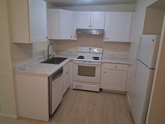 2nd image of 4929 S Cherry Ave