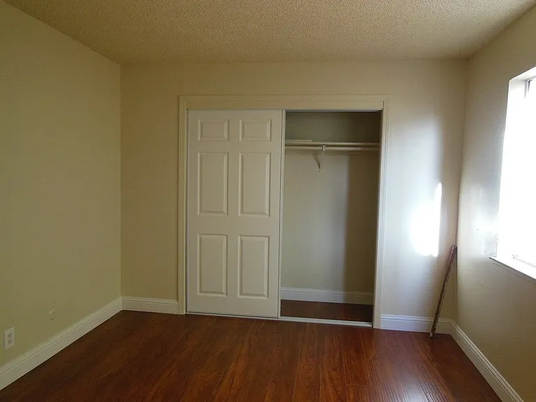 104 Redwood Ave — Photo 10
