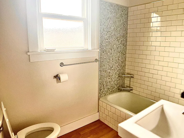 4728 NE 27th Ave — Photo 12