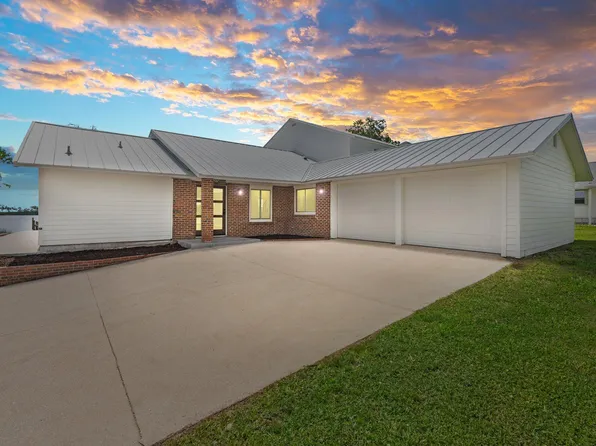 9670 Riverview Drive, Micco, FL 32976