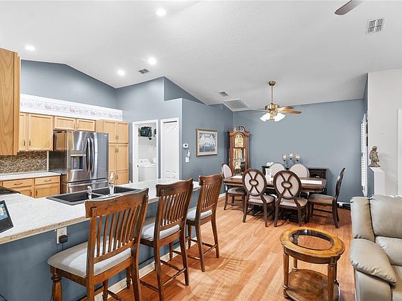 3rd image of 29335 CADDYSHACK LANE