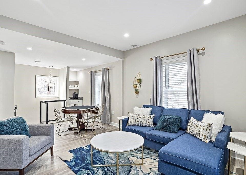 Living room does not have couch.