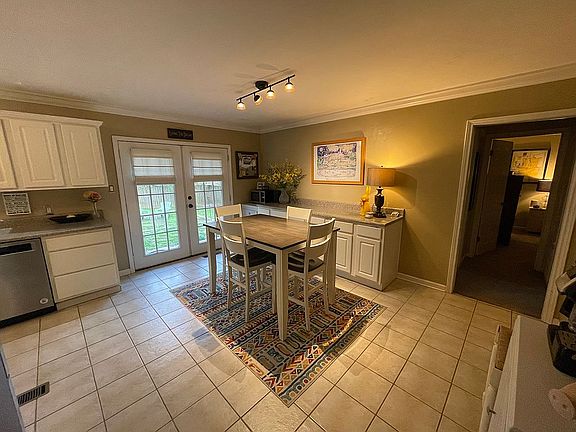 Eat in Kitchen