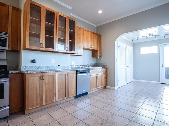 2nd image of 1684 McAllister St