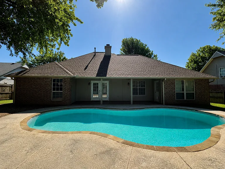220 Bluff Dr — Photo 5