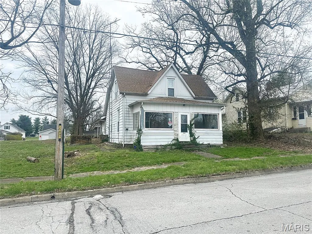 408 E Main St photo 1