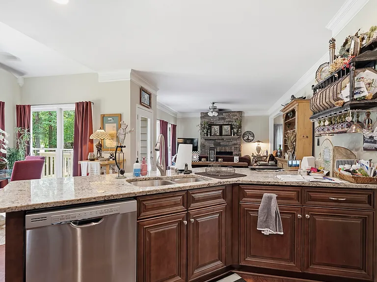 1001 Kakie Pl — Photo 17
