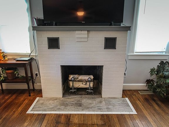 4th image of 1305 W 12th St