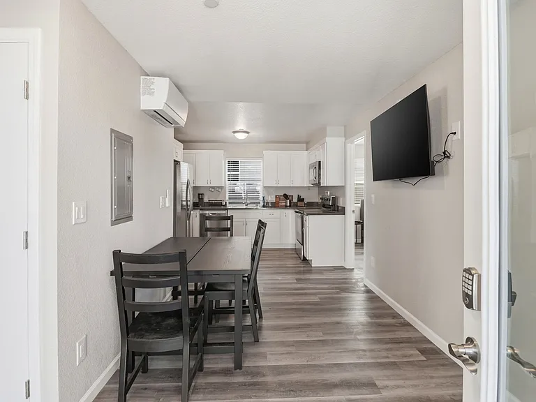 160 Harrison Ave #E1 — Photo 9