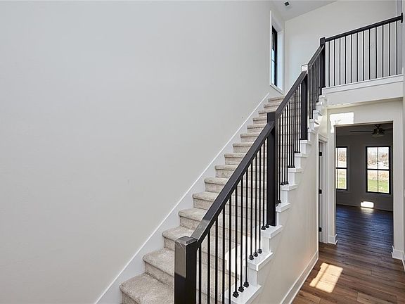 5th image of 4913 Walker Cir