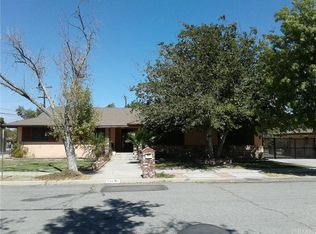 910 E Wesley Pl, Hemet, CA 92543