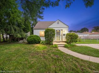 23786 Cushing Ave, Eastpointe, MI 48021