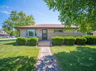 3507 E Puetz Rd, Oak Creek, WI 53154