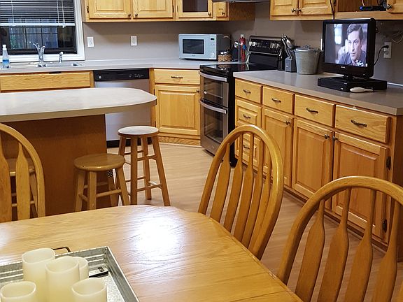 2nd image of 302 Basswood St