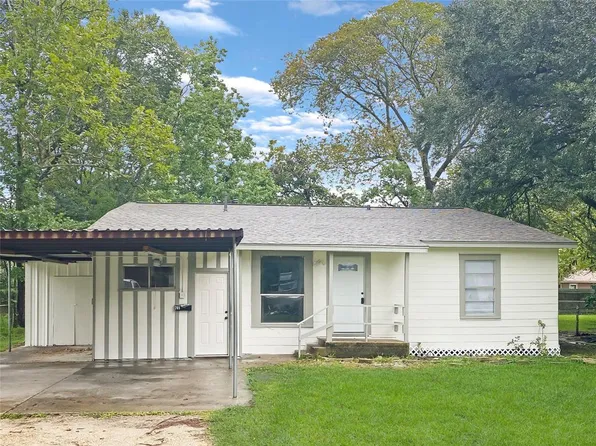 705 Akers St, Angleton, TX 77515