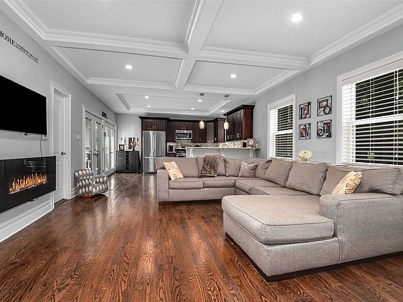 2nd image of 16 Altamore St