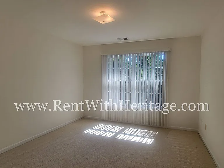 6484 Barkston Trce — Photo 32