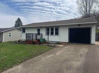 1110 S Mill St, Decorah, IA 52101