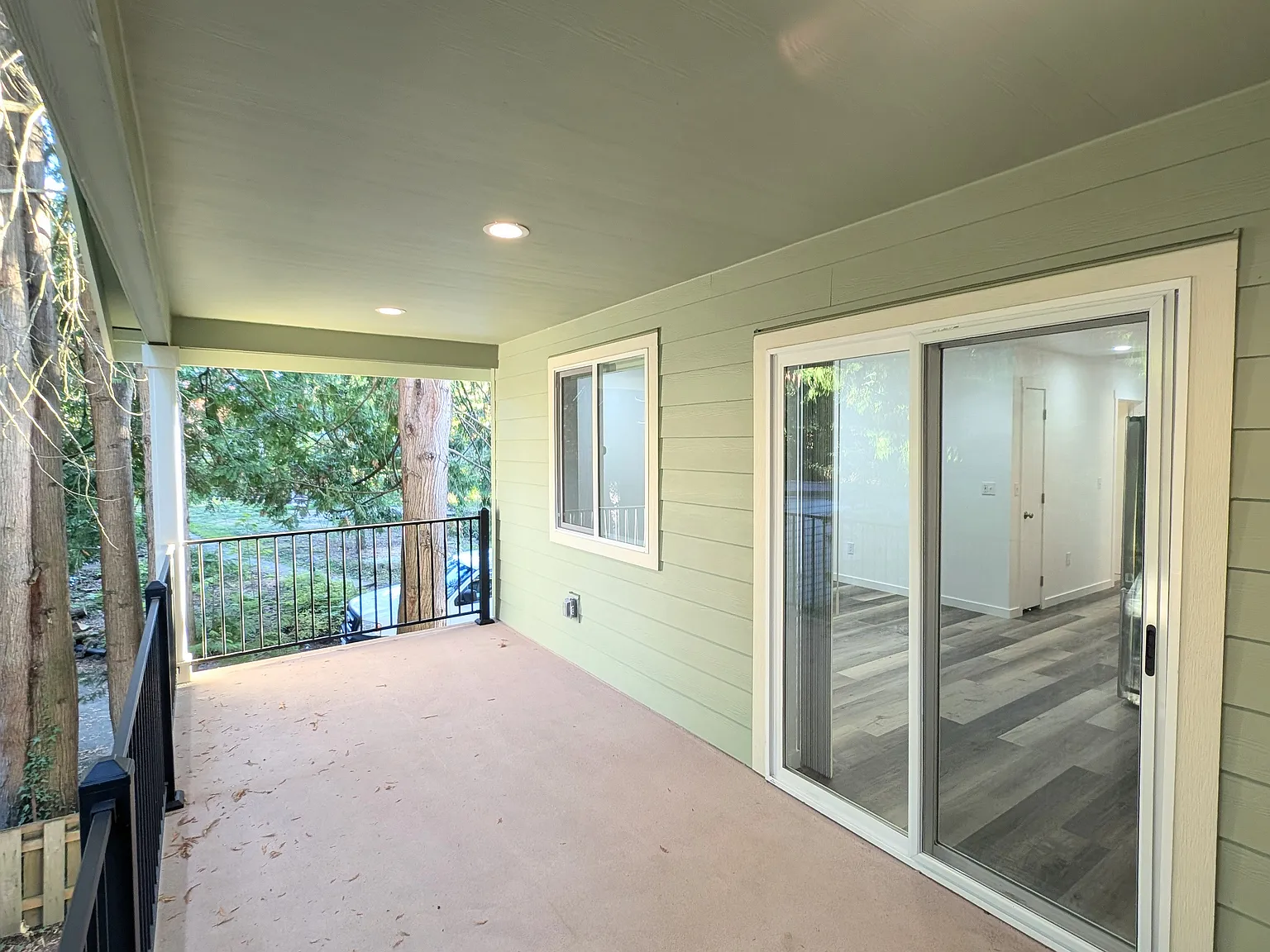 4 bed, 890 sqft, $2,600 — Photo 3