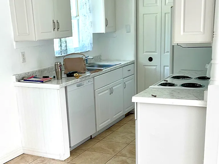 225 Avacado Ct #4 — Photo 13
