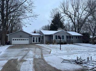 804 Crestview Dr, Washington, IL 61571