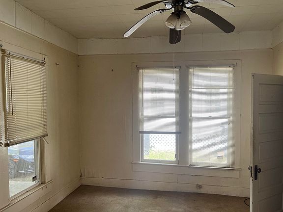 2nd image of 402 E Texas Ave