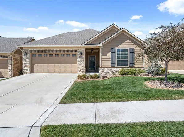 1002 E Cross Creek Pl, Derby, KS 67037