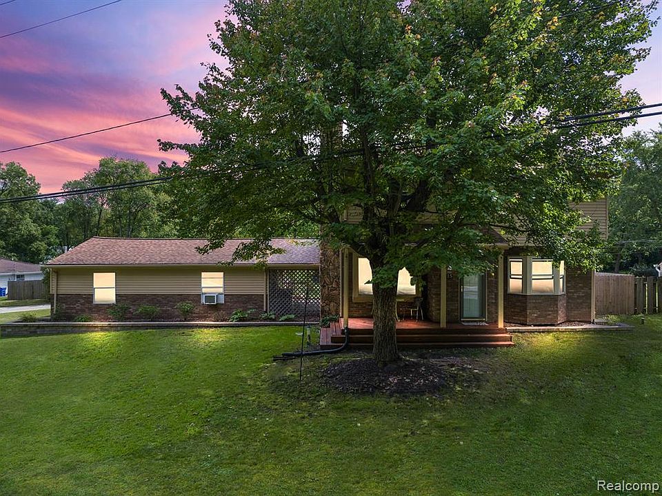 1215 Lochaven Rd, Waterford, MI 48327 Zillow