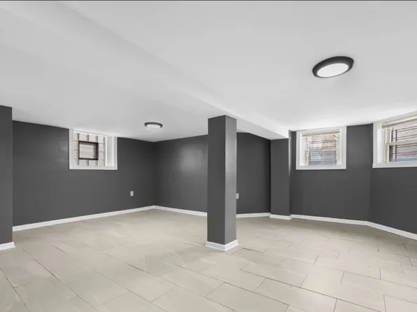 738 E Marquette Rd #1, Chicago, IL 60637