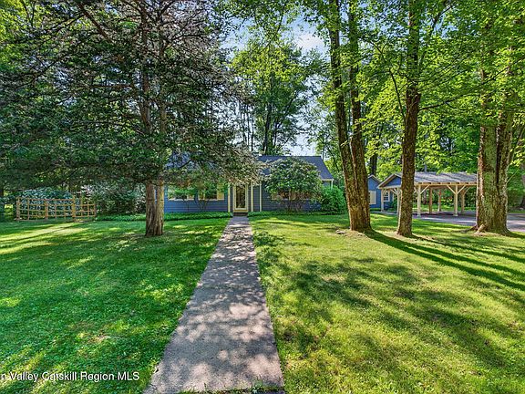 2nd image of 18 Playhouse Lane