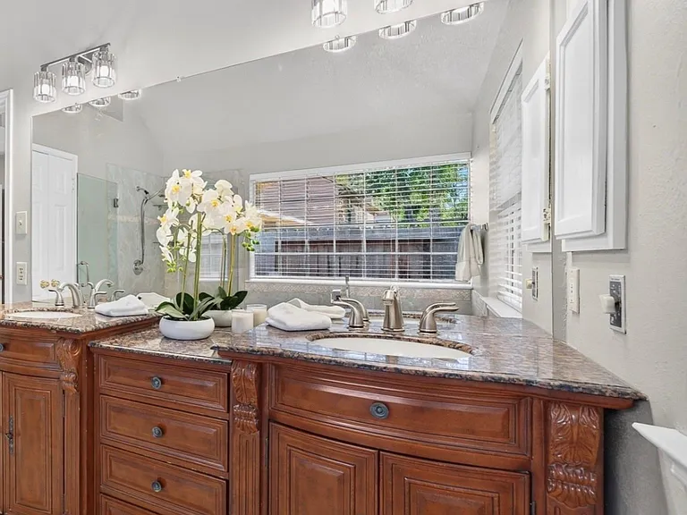 4415 Echo Falls Dr — Photo 2