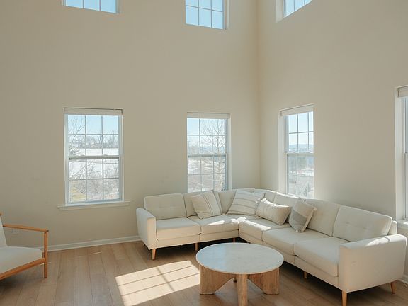 3rd image of 158 Shilling Ave
