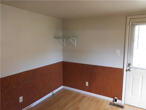 4th image of 4236 Saint John Ave