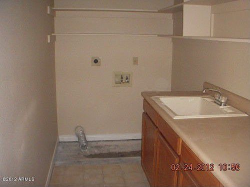 5th image of 3159 E Carol Cir