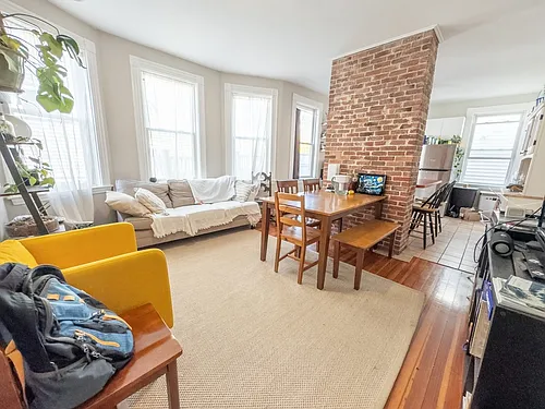 589 Franklin St #1 Photo 1