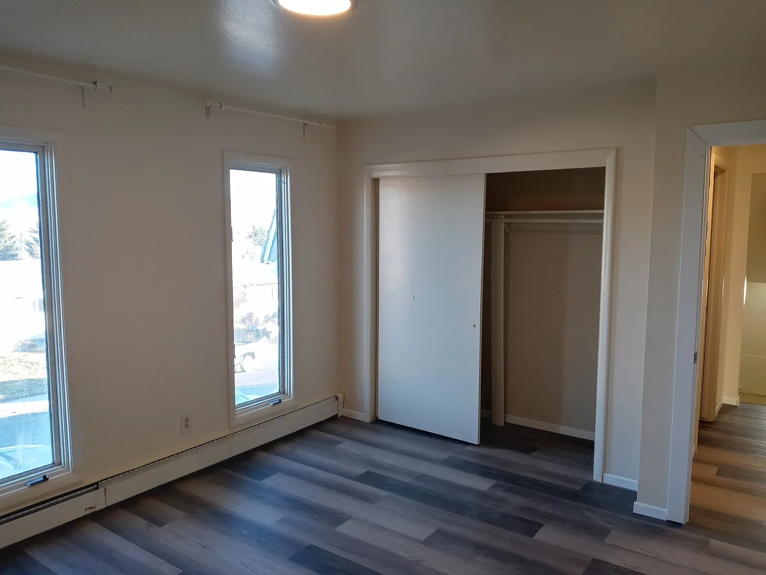 3 bed, 1.5 bath, 1500 sqft, $1,095 — Photo 3