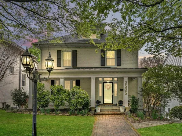 2525 Avenham Ave SW, Roanoke, VA 24014