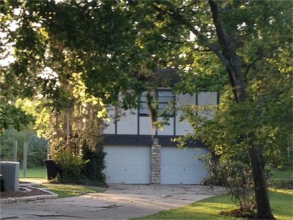 2 car garage with a newly redone 1/1 apartment