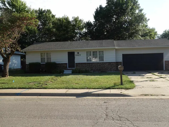 1421 N Mundell Dr, Mulvane, KS 67110