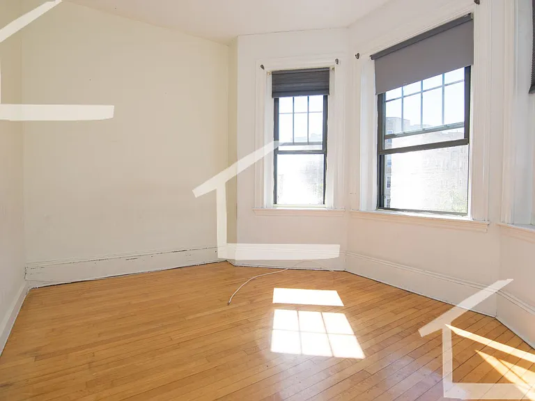 27 Brighton Ave #10J — Photo 3