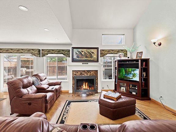 2nd image of 1117 Longshore Dr
