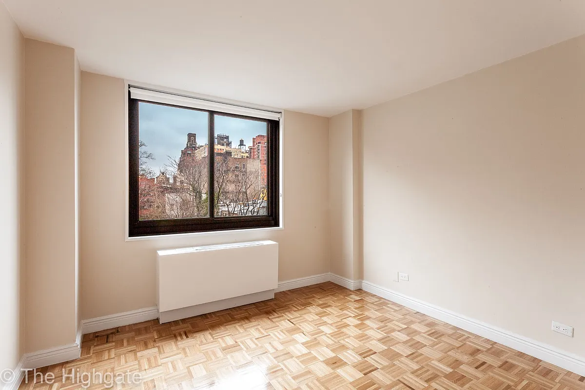 Building Photo - 182 E 95th St #7D