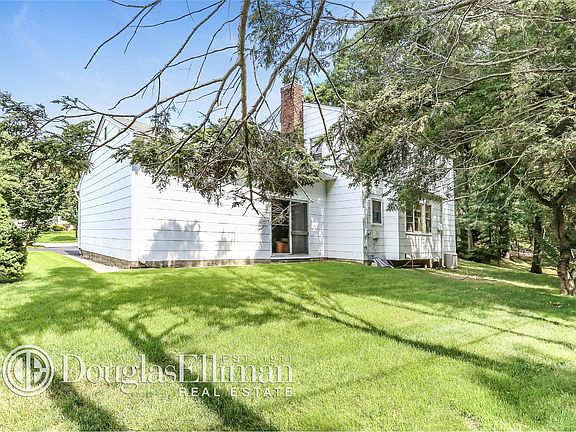 3rd image of 102 Gerald Ln