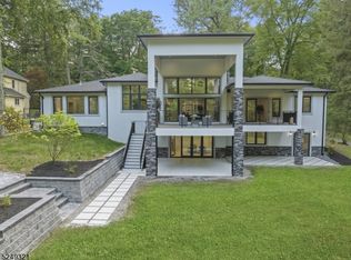 668 Pines Lake Dr E, Wayne, NJ 07470