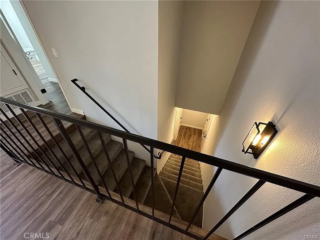 2 bed, 1058 sqft, $4,200 — Photo 2