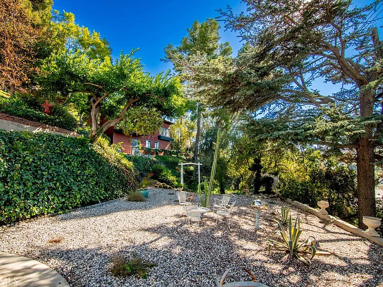 934 Highline Rd — Photo 40